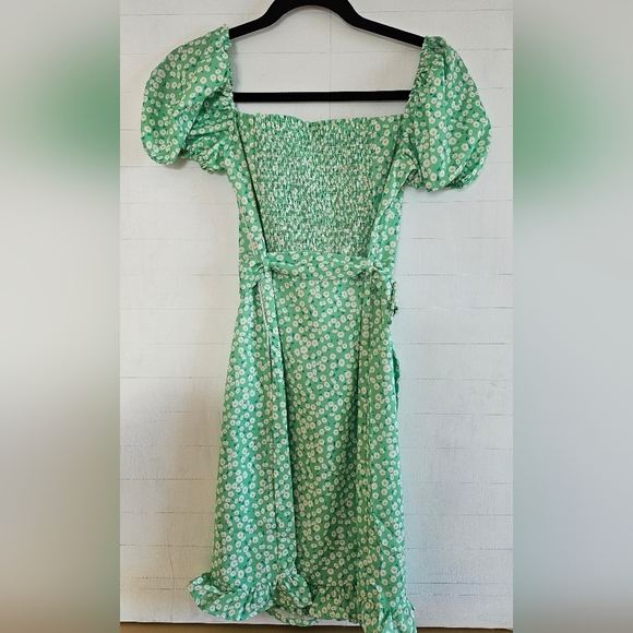 XS green flowe dress - Picture 2 of 2
